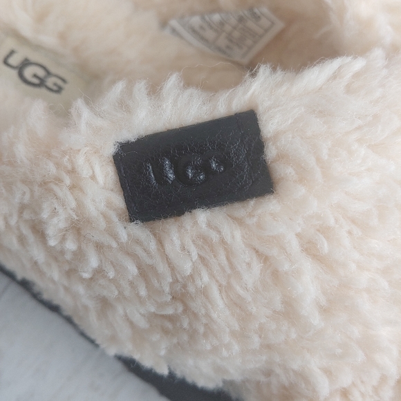 UGG NEW Fuzz Sugar Cross Slide Sandals Natural - Picture 10 of 14